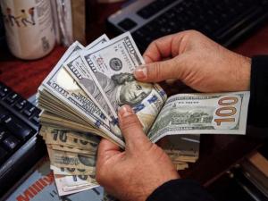 انخفاض طفيف على سعر صرف الدولار مقابل الشيكل اليوم الأربعاء 1 مارس 2023