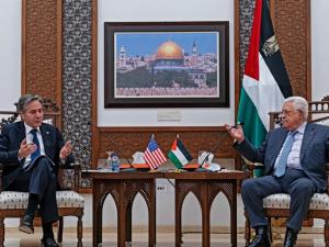 بلينكن يلتقي عباس اليوم والسلطة تُعد جملة من المطالب لمناقشتها خلال الاجتماع