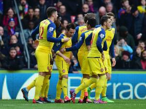 موراي يحرز هدفين ويقود بالاس للفوز