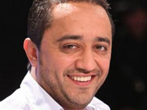 بالفيديو: بشار الأسد يحول حفلة علي الديك لحلبة مصارعة