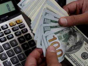 أسعار العملات: سعر صرف الدولار مقابل الشيكل اليوم الاثنين