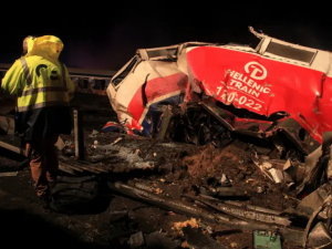 26 قتيلاً في حادث اصطدام قطارين وسط اليونان