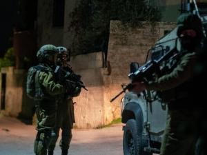 إصابة خطيرة لشاب واعتقاله من بلدة كفر عقب شمال القدس