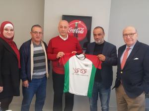  تحت شعار "كوكاكولا"