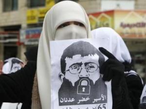 زوجة خضر عدنان لمراسلنا: قوات الاحتلال فجرت باب المنزل ودمرته والشيخ أعلن إضرابه عن الطعام