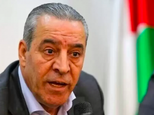 قريب لحسين الشيخ متورط في شبكة تهريب بملايين الشواقل إلى غزة