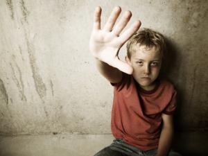 القبض على مدرس بمدرسة كاثوليكية لاتهامه باغتصاب تلاميذ