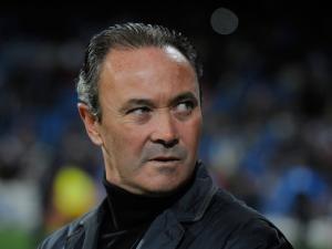 الميريا المتعثر يقيل مدربه مارتينيز