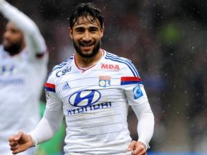 الإصابة تُغيّب نبيل فقير عن الملاعب 6 أشهر