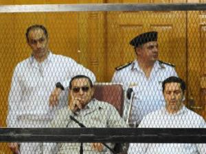 حسني مبارك وابنيه