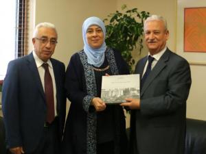 جامعة بيرزيت تبحث سبل التعاون مع محافظة رام الله والبيرة والغرفة التجارية